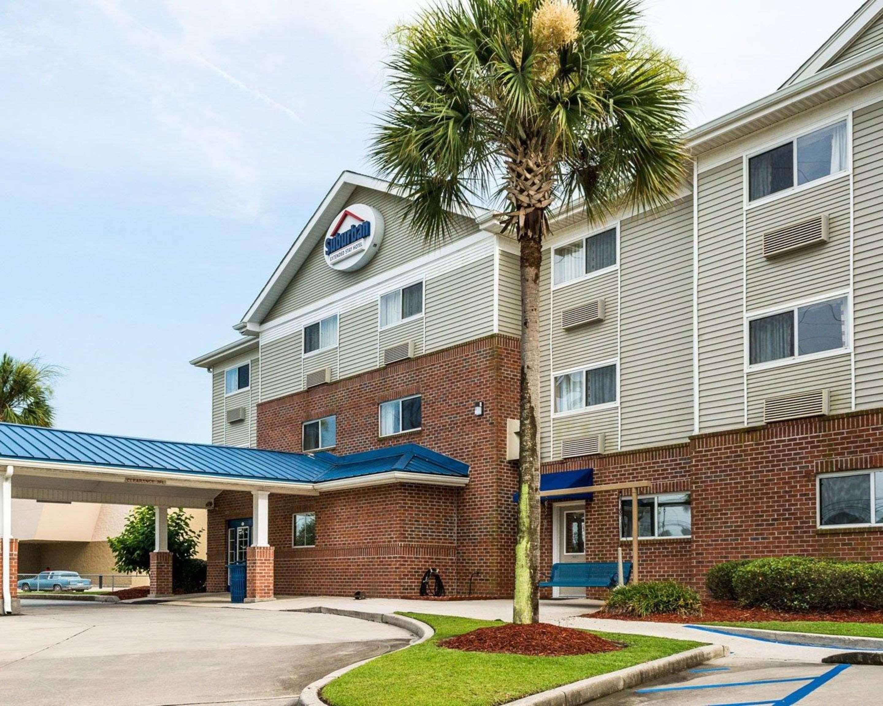 Suburban Hotel 2*