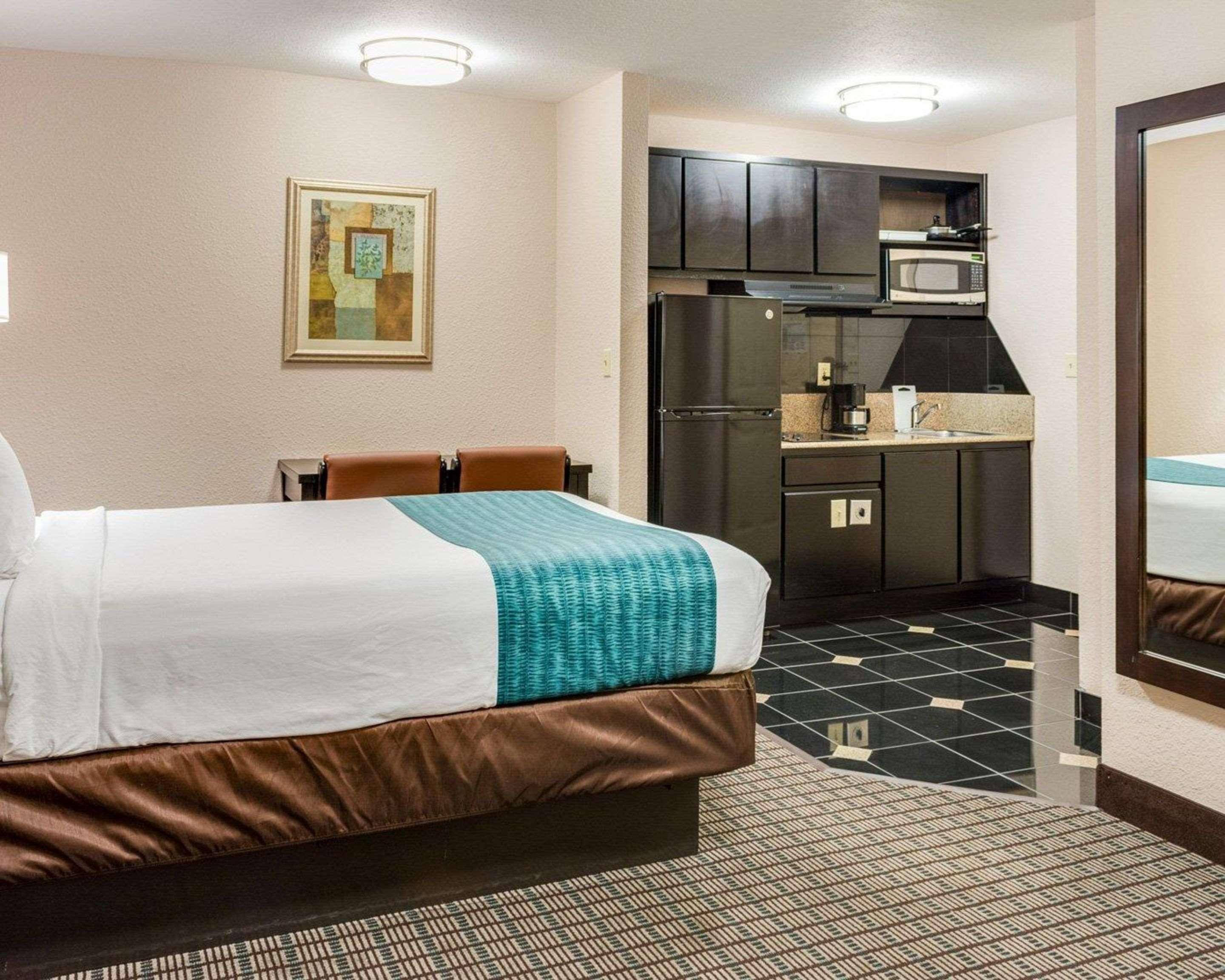 Hotel Suburban Avondale
